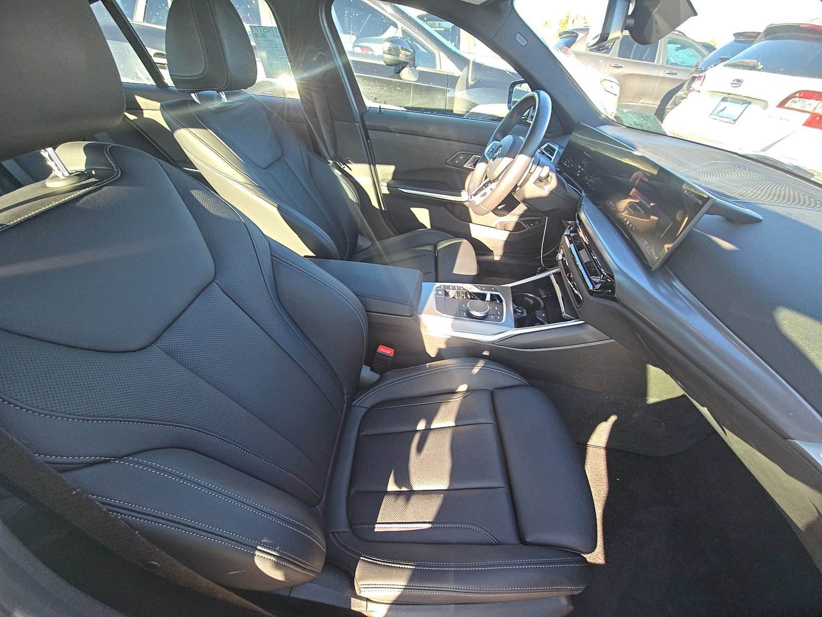 Used 2026 BMW 330i Sedan w/ M Sport Package RWD image 9