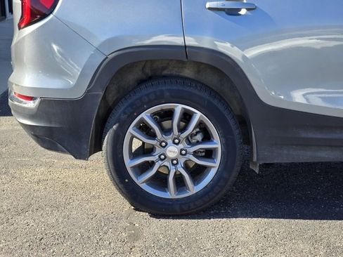 Used 2024 GMC Terrain SLT image 10