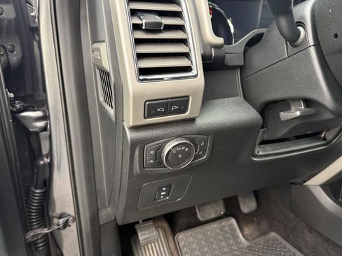 Used 2015 Ford F150 Lariat AWD/4WD image 11