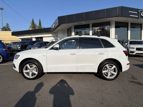 Used 2017 Audi Q5 2.0T Premium Plus w/ Technology Package AWD/4WD image 2