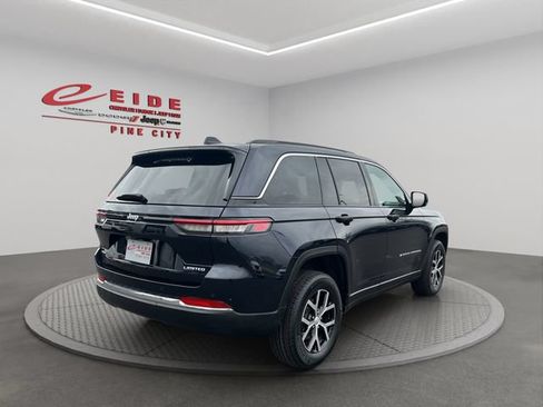 Used 2024 Jeep Grand Cherokee Limited AWD/4WD image 6