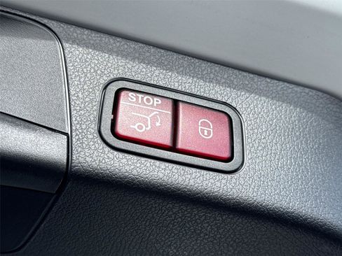 Used 2022 Mercedes-Benz GLB 250 4MATIC image 10