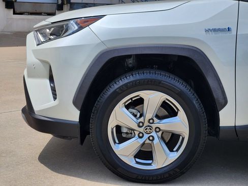 Used 2021 Toyota RAV4 Limited AWD/4WD image 7