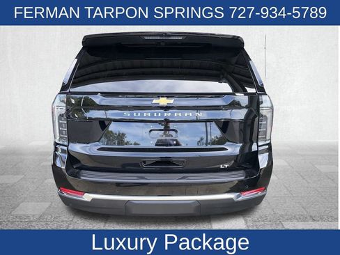 Used 2025 Chevrolet Suburban LT w/ Comfort Package image 9