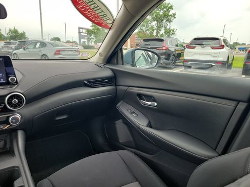Used 2024 Nissan Sentra SV w/ Trunk Package FWD image 10