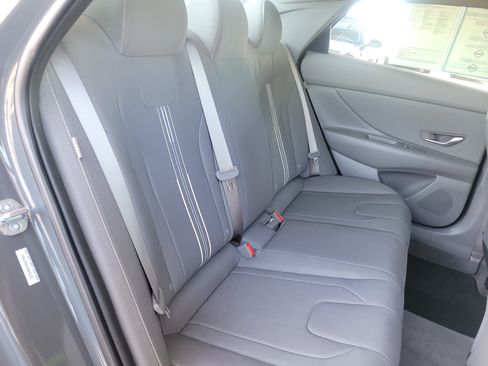 Certified 2025 Hyundai Elantra Sport FWD image 26