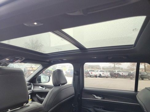 New 2025 Jeep Grand Cherokee L Limited image 2