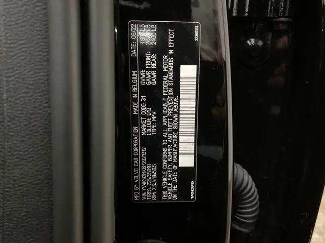 Used 2023 Volvo XC40 B4 Core w/ Convenience Package FWD image 87