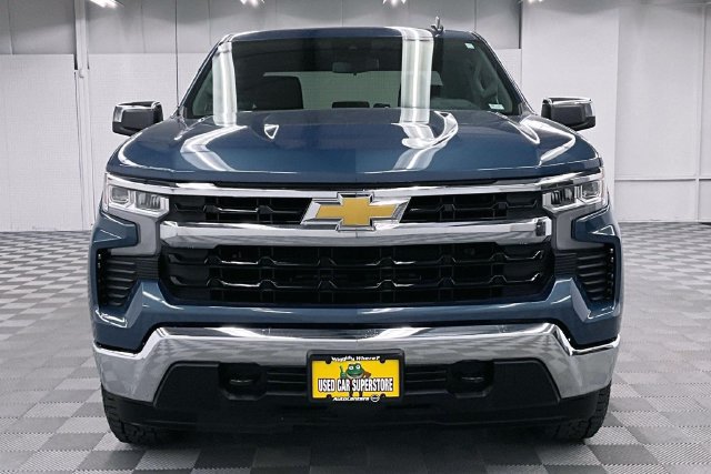 Used 2024 Chevrolet Silverado 1500 LT AWD/4WD image 4