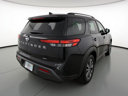 Used 2025 Nissan Pathfinder SV AWD/4WD image 9