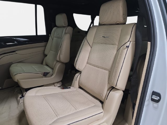 Used 2023 Cadillac Escalade ESV Premium Luxury w/ LPO, Floor Liner Package AWD/4WD image 13