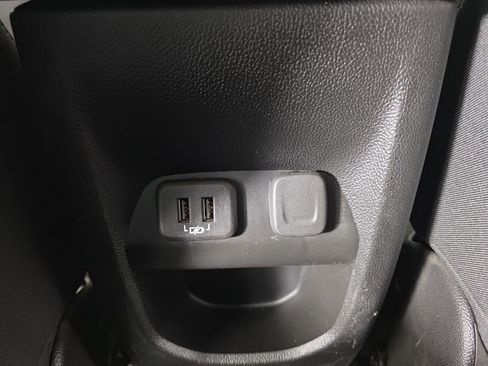 Used 2022 Chevrolet Colorado Z71 w/ Z71 Midnight Edition image 34