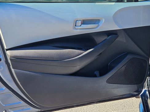 Used 2022 Toyota Corolla LE image 17