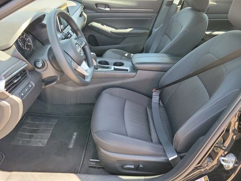 Used 2025 Nissan Altima 2.5 SV image 5