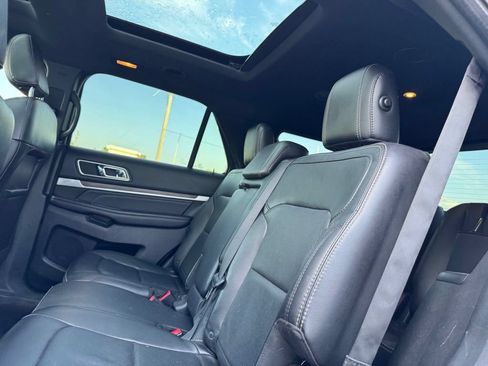 Used 2018 Ford Explorer Limited w/ Equipment Group 301A AWD/4WD image 11