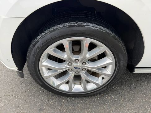 Used 2018 Ford Expedition Platinum AWD/4WD image 9