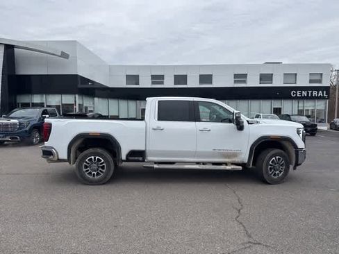 New 2026 GMC Sierra 2500 SLT w/ SLT Premium Package image 8