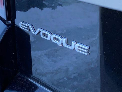 Used 2017 Land Rover Range Rover Evoque SE Premium image 9