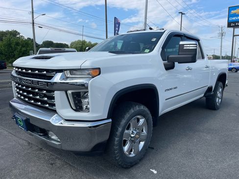 Used 2022 Chevrolet Silverado 2500 LTZ w/ LTZ Convenience Package AWD/4WD image 19