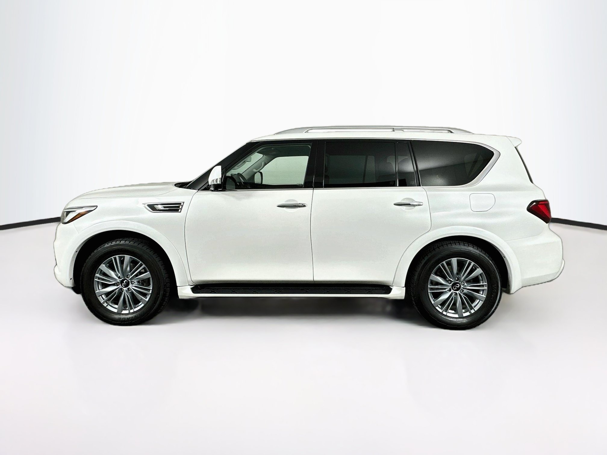 Used 2024 INFINITI QX80 Luxe AWD/4WD image 4