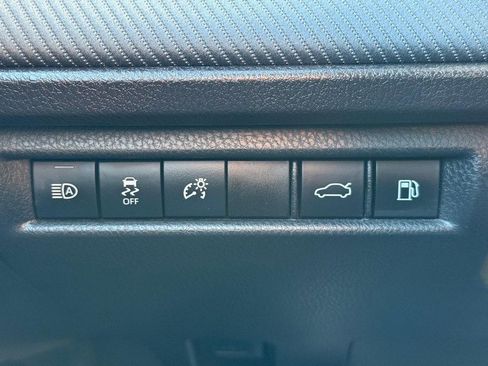 Used 2025 Toyota Camry SE image 30