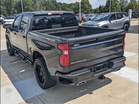 Used 2023 Chevrolet Silverado 1500 RST w/ Convenience Package II AWD/4WD image 9