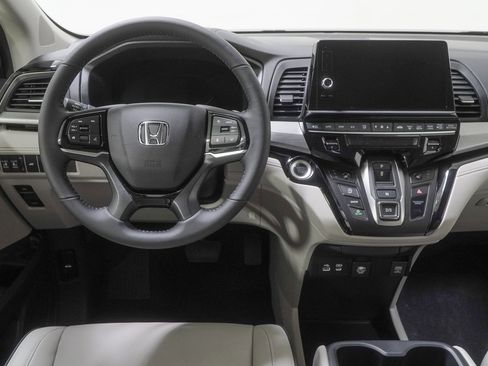 New 2026 Honda Odyssey Touring image 26