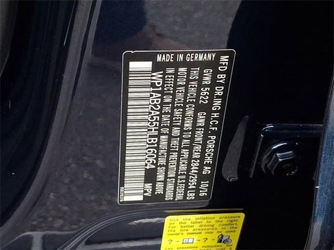 Certified 2017 Porsche Macan S image 32