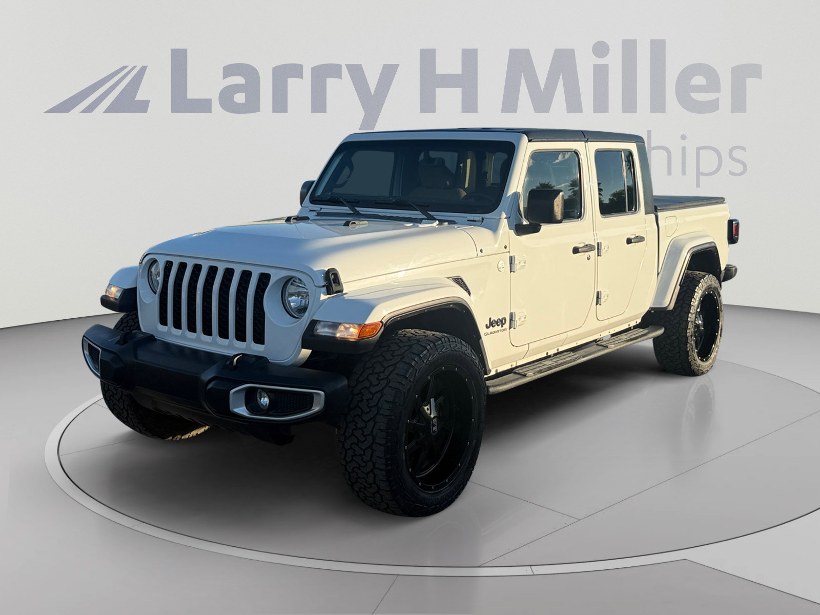 Used 2021 Jeep Gladiator Sport AWD/4WD image 1