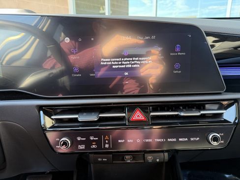 Used 2025 Kia Niro EX image 21