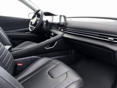 New 2026 Hyundai Elantra Limited FWD image 15