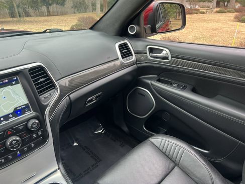 Used 2018 Jeep Grand Cherokee SRT image 15