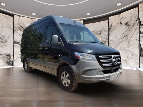 Used 2019 Mercedes-Benz Sprinter 2500 image 3