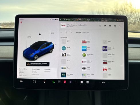 Used 2021 Tesla Model Y Long Range image 17