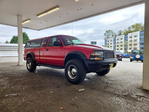 Used 2003 Chevrolet S10 Pickup LS w/ LS Preferred Equipment Group AWD/4WD image 7