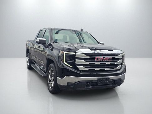 Used 2022 GMC Sierra 1500 SLE w/ X31 Off-Road Package AWD/4WD image 3