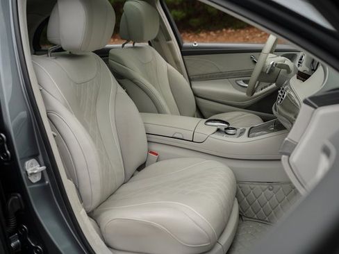 Used 2017 Mercedes-Benz S 550 Sedan image 24