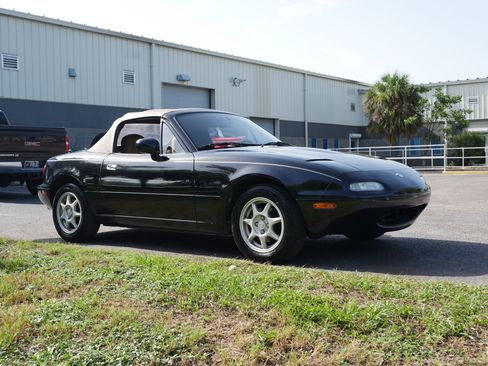 Used 1997 MAZDA MX-5 Miata RWD image 77