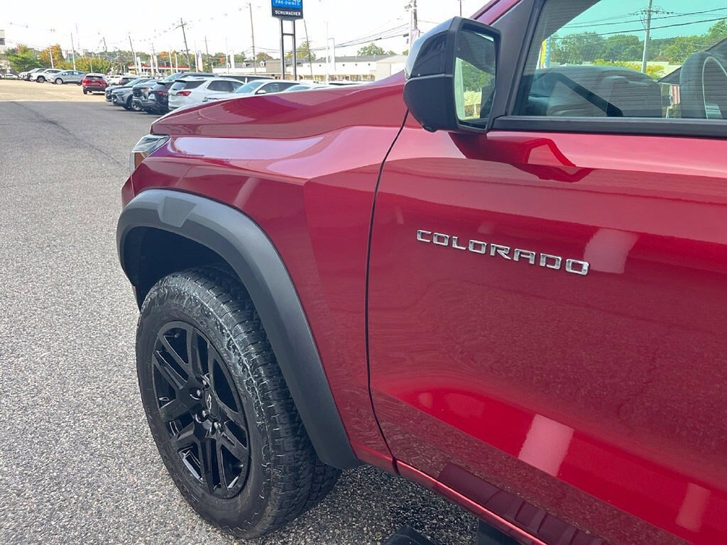 Used 2023 Chevrolet Colorado Trail Boss w/ Technology Package AWD/4WD image 16