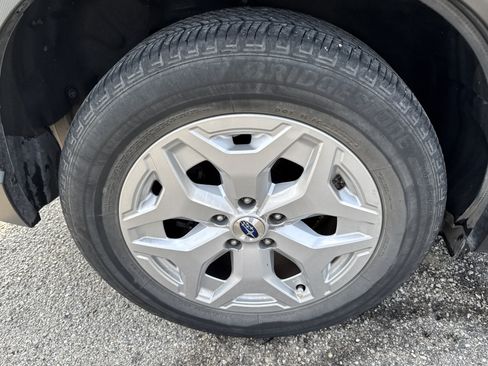 Used 2021 Subaru Forester AWD/4WD image 9