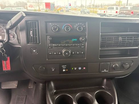 Used 2020 Chevrolet Express 3500 LS RWD image 24