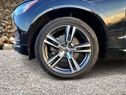 Used 2019 Volvo XC60 T5 Momentum w/ Multimedia Package image 8