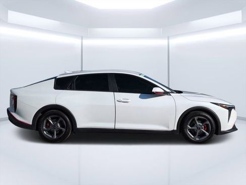 Used 2025 Kia K4 FWD image 2
