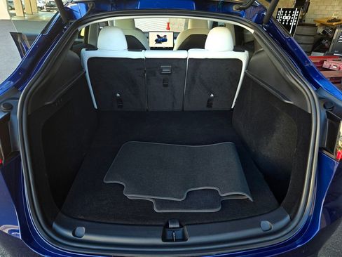 Used 2023 Tesla Model Y Long Range image 23