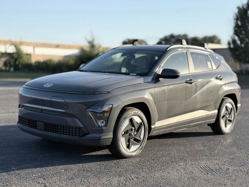 New 2025 Hyundai Kona SEL image 3