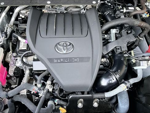 Used 2023 Toyota Highlander XLE FWD image 33
