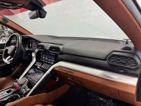 Used 2021 Lamborghini Urus image 41