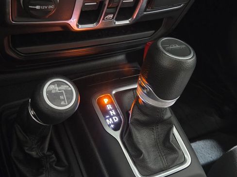 Certified 2020 Jeep Gladiator Sport w/ Quick Order Package 24S image 7