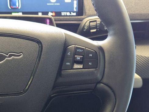 Used 2022 Ford Mustang Mach-E Premium image 30