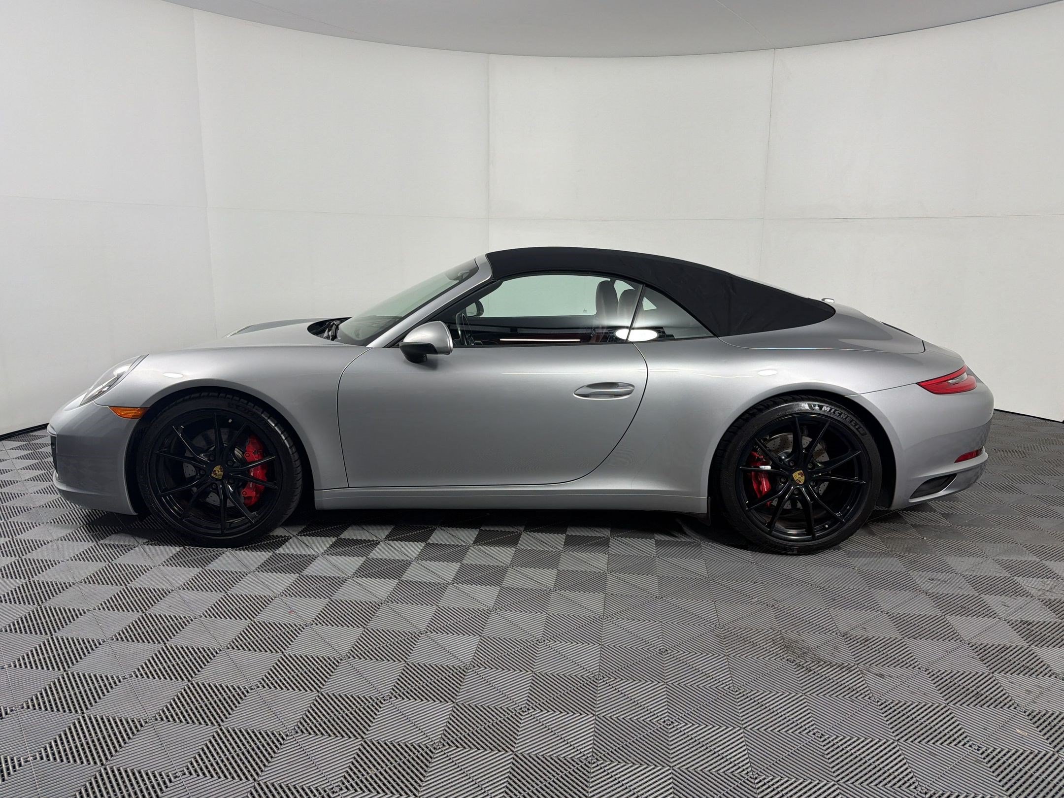 Certified 2019 Porsche 911 Carrera S RWD image 31